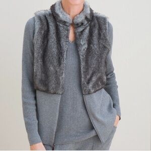 NEW Chico’s Zenergy Faux Fur Cashmere Knit Gray Full Silver Zip Vest Small